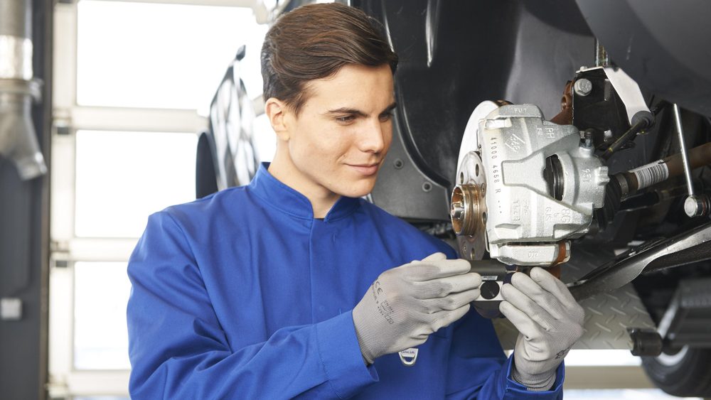 Dacia-services-and-maintenance-ateliers-dacia-controle-technique-017.jpg